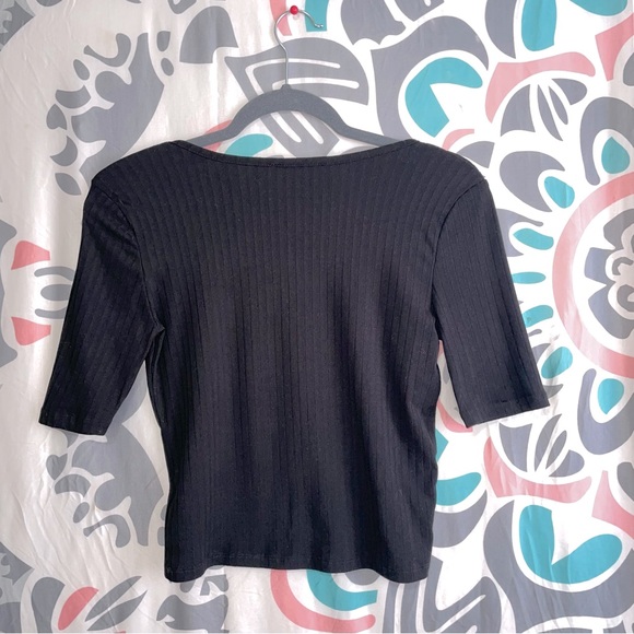 Black Top Faux Buttons - Picture 2 of 2